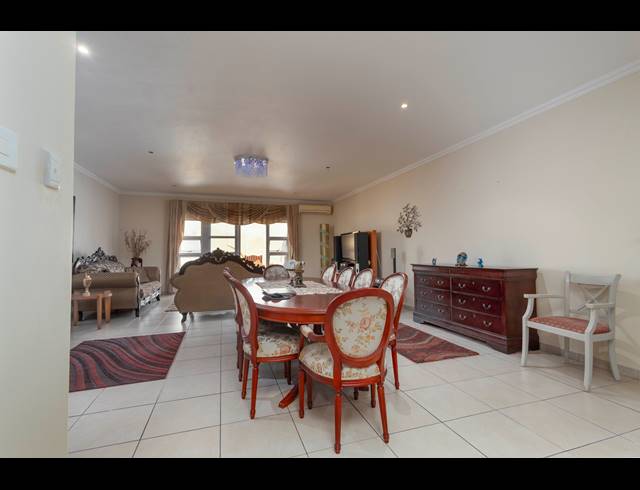 2 BEDROOM SIMPLEX FOR SALE IN LA LUCIA RIDGE